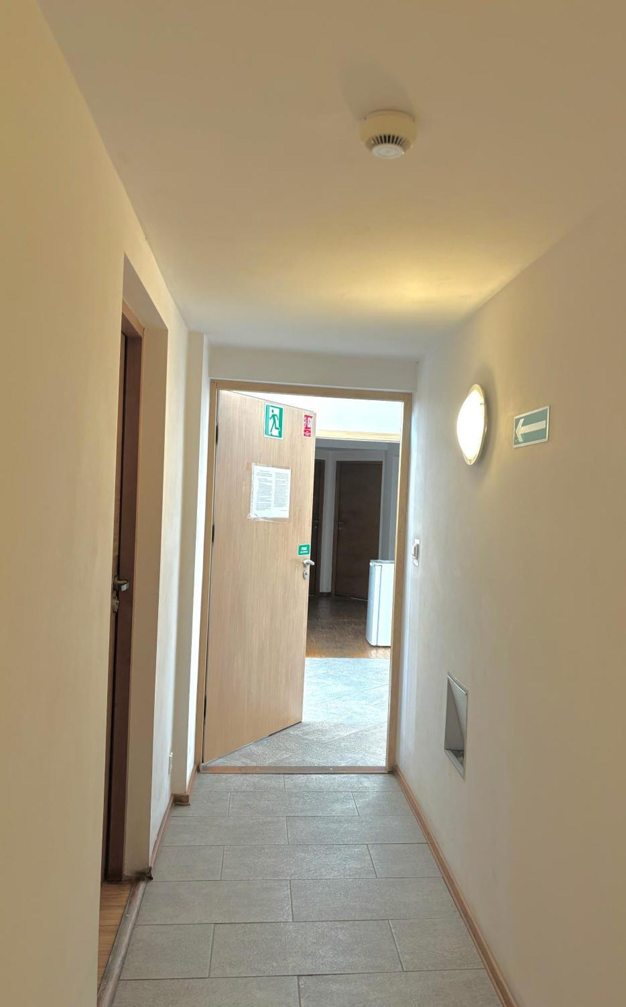 Hostel Nuove Frontiere 尼萨 外观 照片